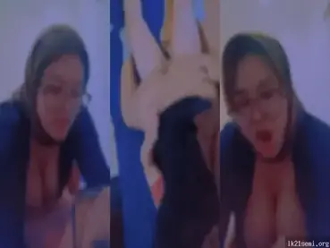 Bokep Jilbab Kacamata Tobrut Basah Ngentot Intens Lumer WOT HD poster